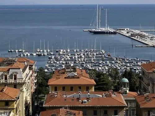 My House To Cinque Terre Apartment La Spezia 0*,